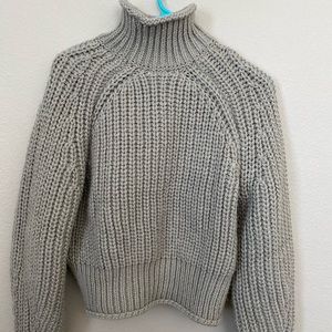Woven thick long sleeve turtleneck